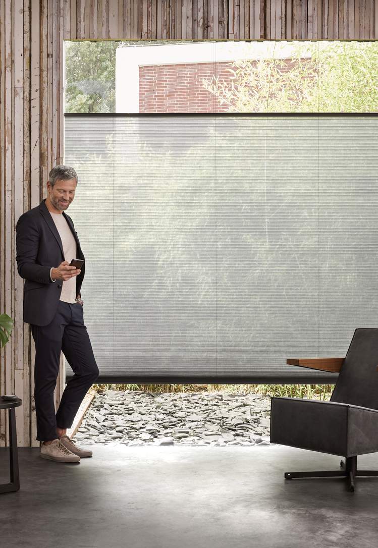 stores Duette® écoénergétiques pour grande fenêtre