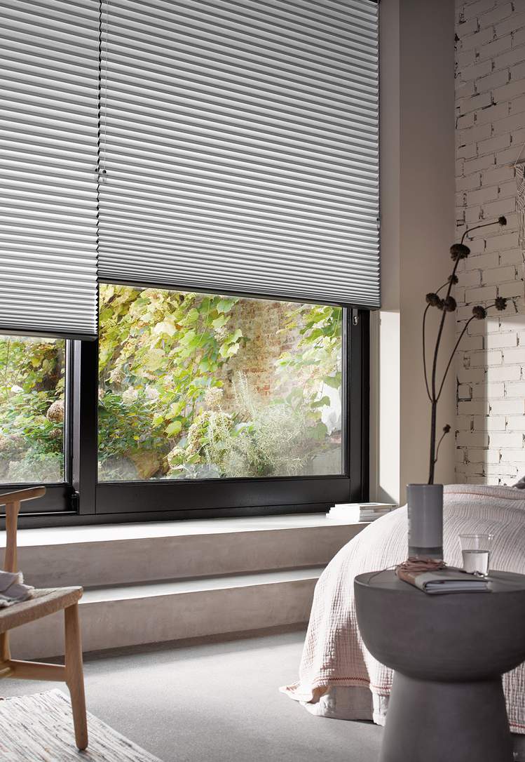 Luxaflex® Stores Duette® dans la chambre à coucher