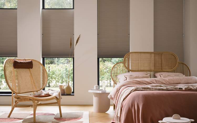 Luxaflex® Stores Duette® Top-Down/Bottom-Up dans la chambre à coucher