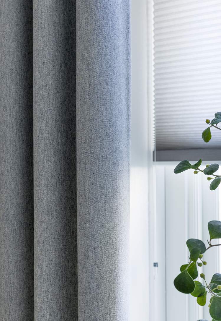 rideaux tissés combinés aux stores Duette®