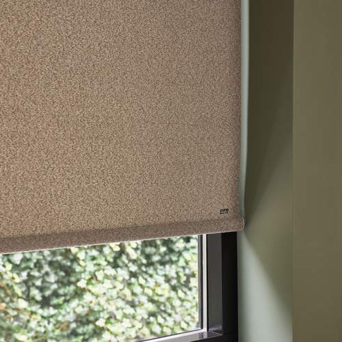 store enrouleur Luxaflex® avec sous-latte recouverte de tissu
