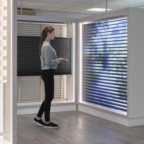 Lancez-vous avec les stores Luxaflex® smart home. Vous voulez en savoir plus ? Réservez une consultation chez votre revendeur Luxaflex® local pour parcourir notre gamme de stores et obtenir des conseils d'experts adaptés à votre maison et à votre style de vie. Créez votre smart home !